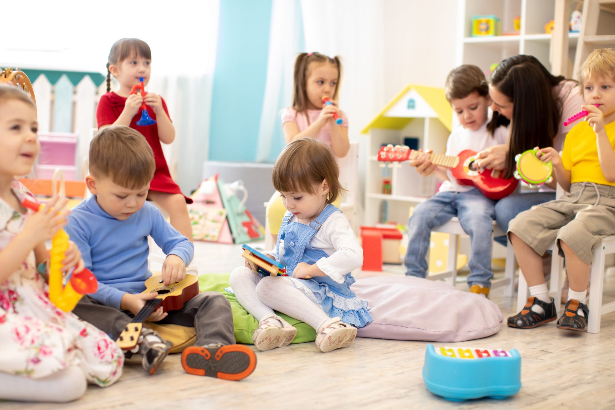 children in music lesson